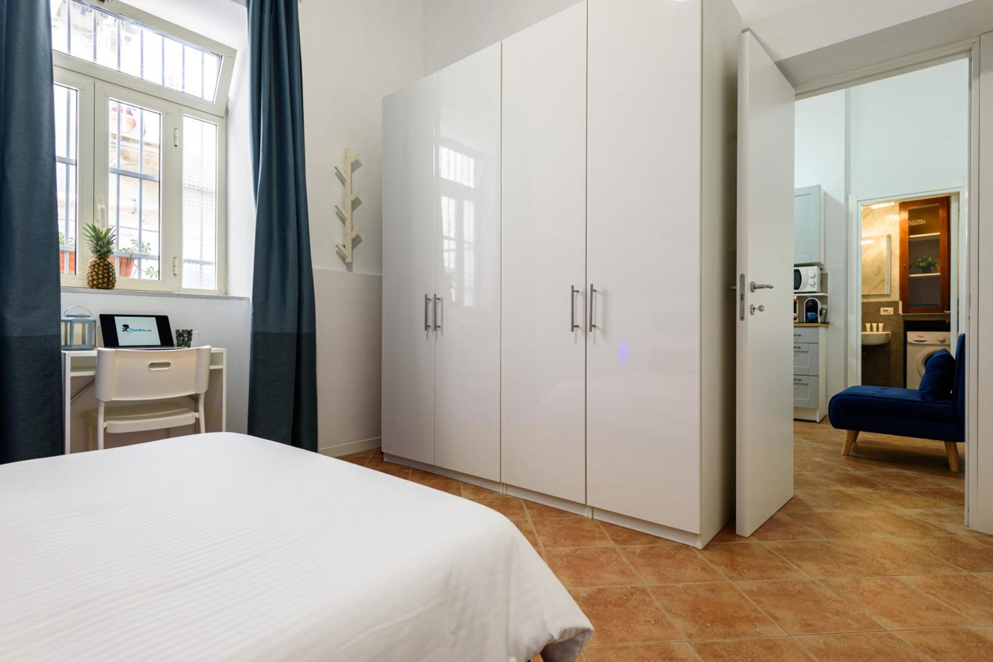 Murales In Bed Spagnoli Apartment